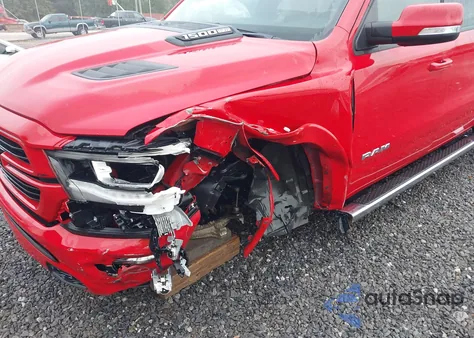 2021 Ram 1500 Laramie 4X4 5'7 Box z USA, uszkodzony, nr VIN 1C6SRFJT2MN718658